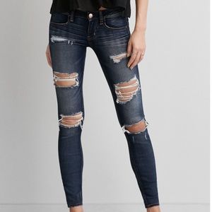 AE DENIM X SUPER LOW RISE RIPPED JEGGING